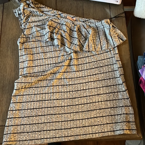 Summer top - Picture 2 of 2